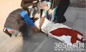 家里蹲着吃瓜视频,一起回顾那些搞笑的“家里蹲”吃瓜视频