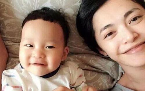 韩小浪和女儿吃瓜图片视频,共享吃瓜时光