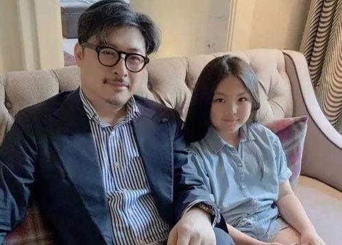 韩小浪和女儿吃瓜图片视频,共享吃瓜时光