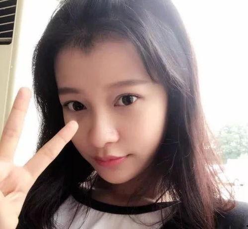 甜系女孩吃瓜自拍视频,甜系女孩瓜田自拍，甜蜜分享生活点滴