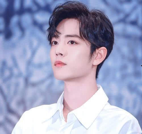 肖战吃瓜大笑原视频,肖战吃瓜大笑幕后真相揭秘