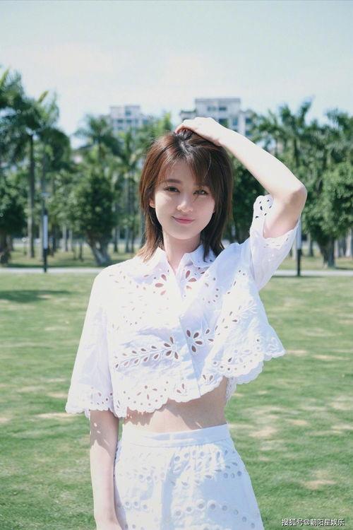 孟佳吃瓜现场照片高清视频,高清视频揭秘幕后花絮