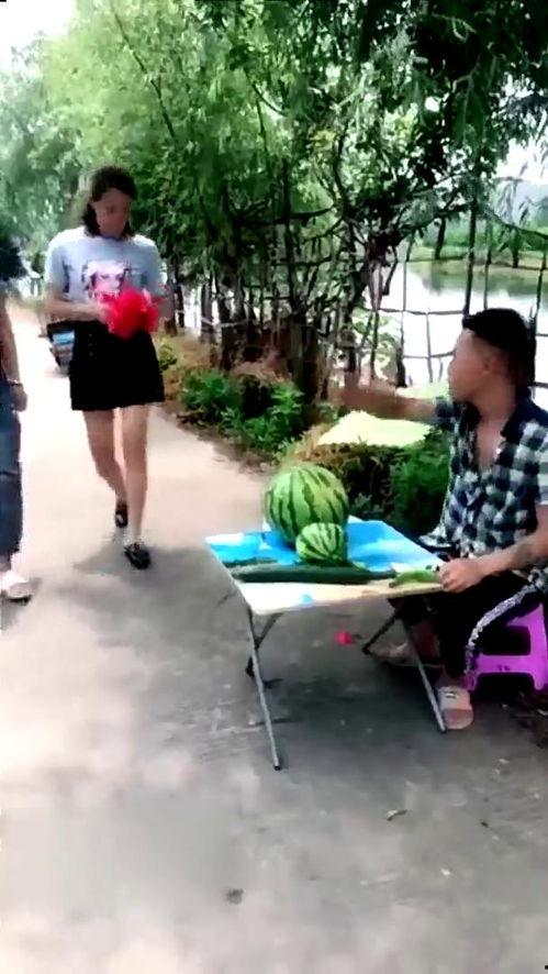 桃源新村吃瓜事件视频,一场引发热议的邻里冲突视频揭秘