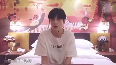 听歌吃瓜的视频,听歌吃瓜两不误