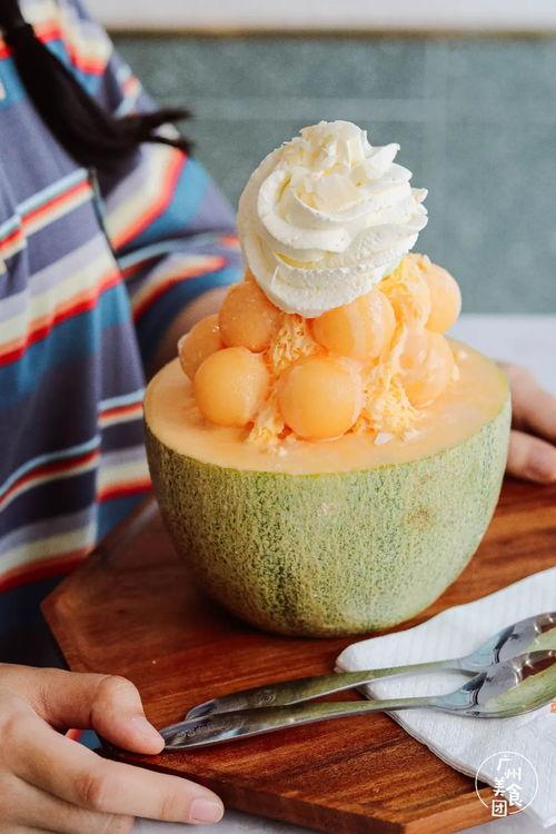 韩国人吃哈密瓜雪糕视频,韩国人创意吃法，哈密瓜雪糕成夏日新宠