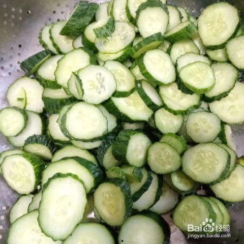 清香小瓜怎么炒着吃视频,简单美味家常菜