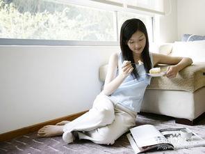 高个子的女人吃瓜视频,吃瓜视频引发网友热议