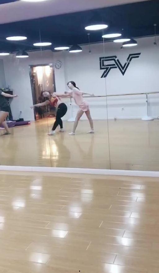 跳舞吃瓜表演视频大全集,全方位解析跳舞吃瓜表演视频大全集